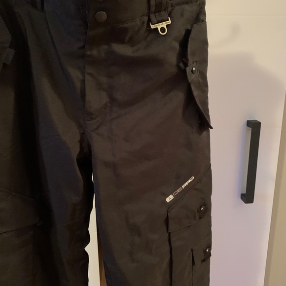 OE Pro Black Snowpants - Picture 5 of 9